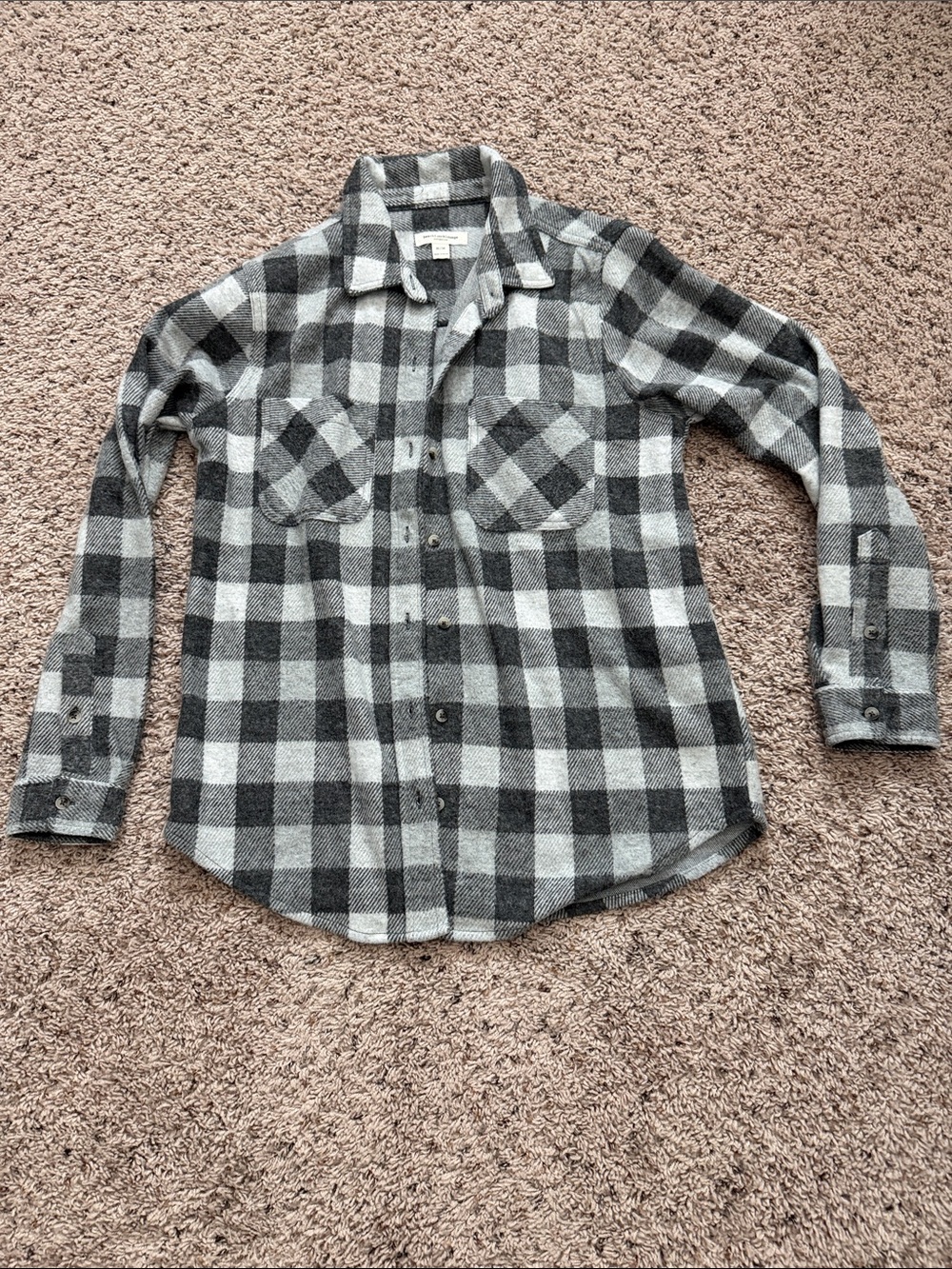beachlunchlounge Black & Gray Plaid Button-Down Shirt